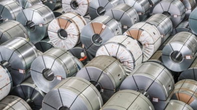 El acero avanza a máximo de cinco años por restricciones en China